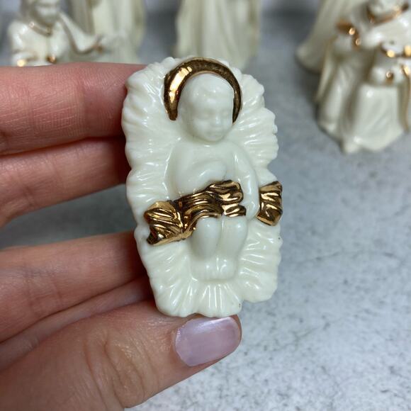 Vintage LEFTON China Nativity Scene Figurines Christmas Decor Gold - Picture 5 of 10